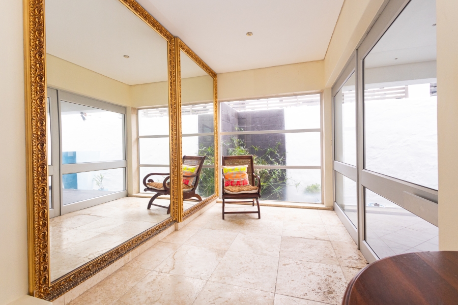 6 Bedroom Property for Sale in Bloubergstrand Western Cape